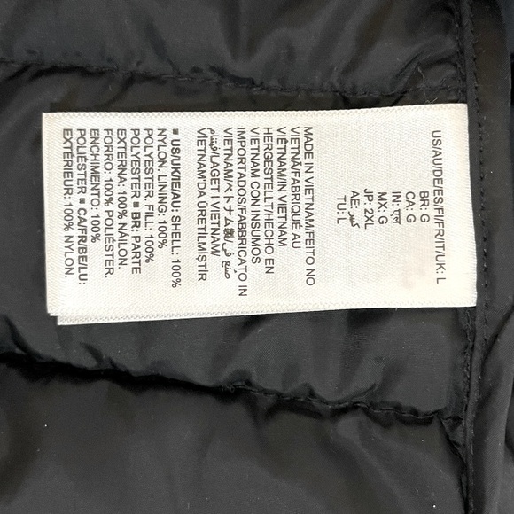 Puffer vest, new with tags size large lightweight pack able - Picture 5 of 5